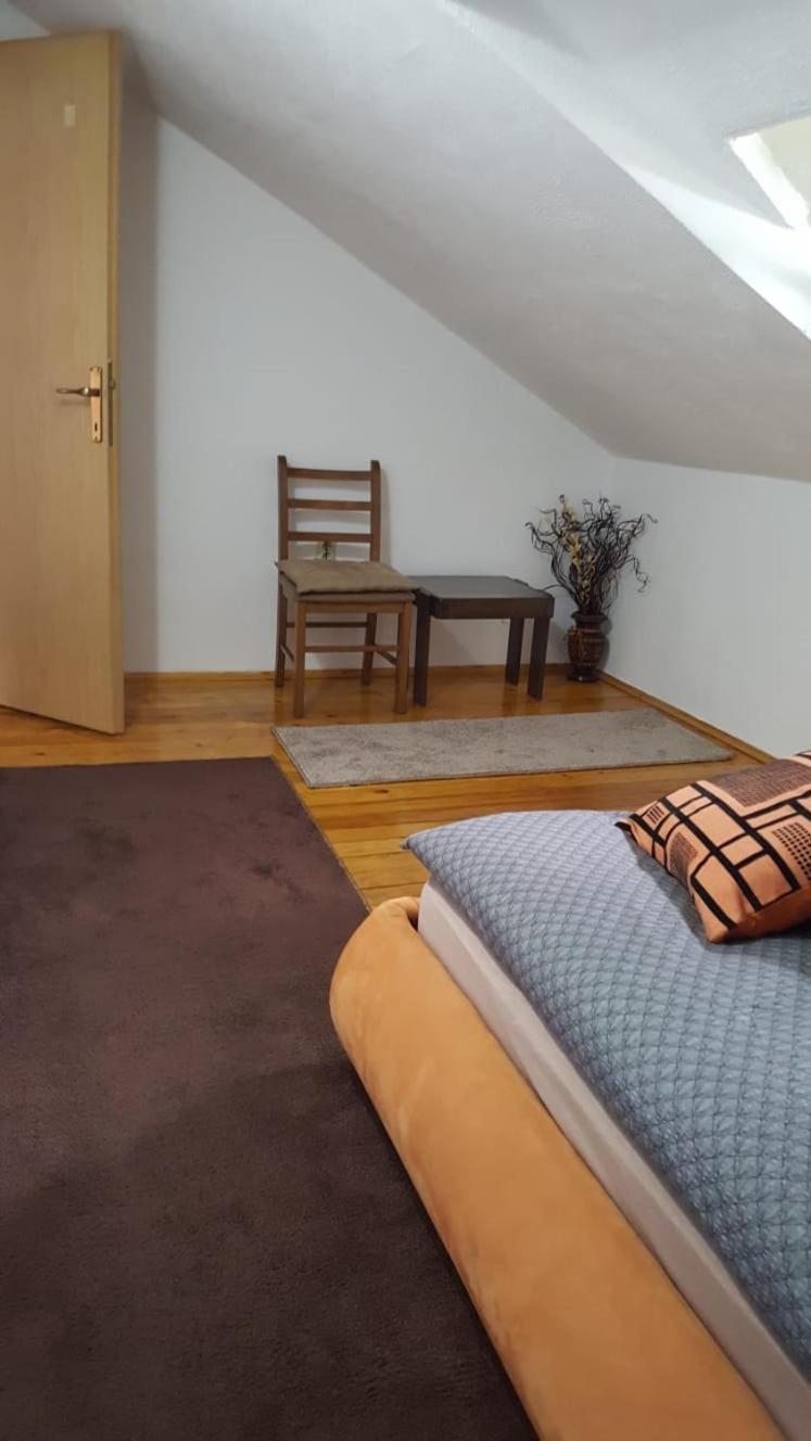 Bihać Apartman "Em" מראה חיצוני תמונה