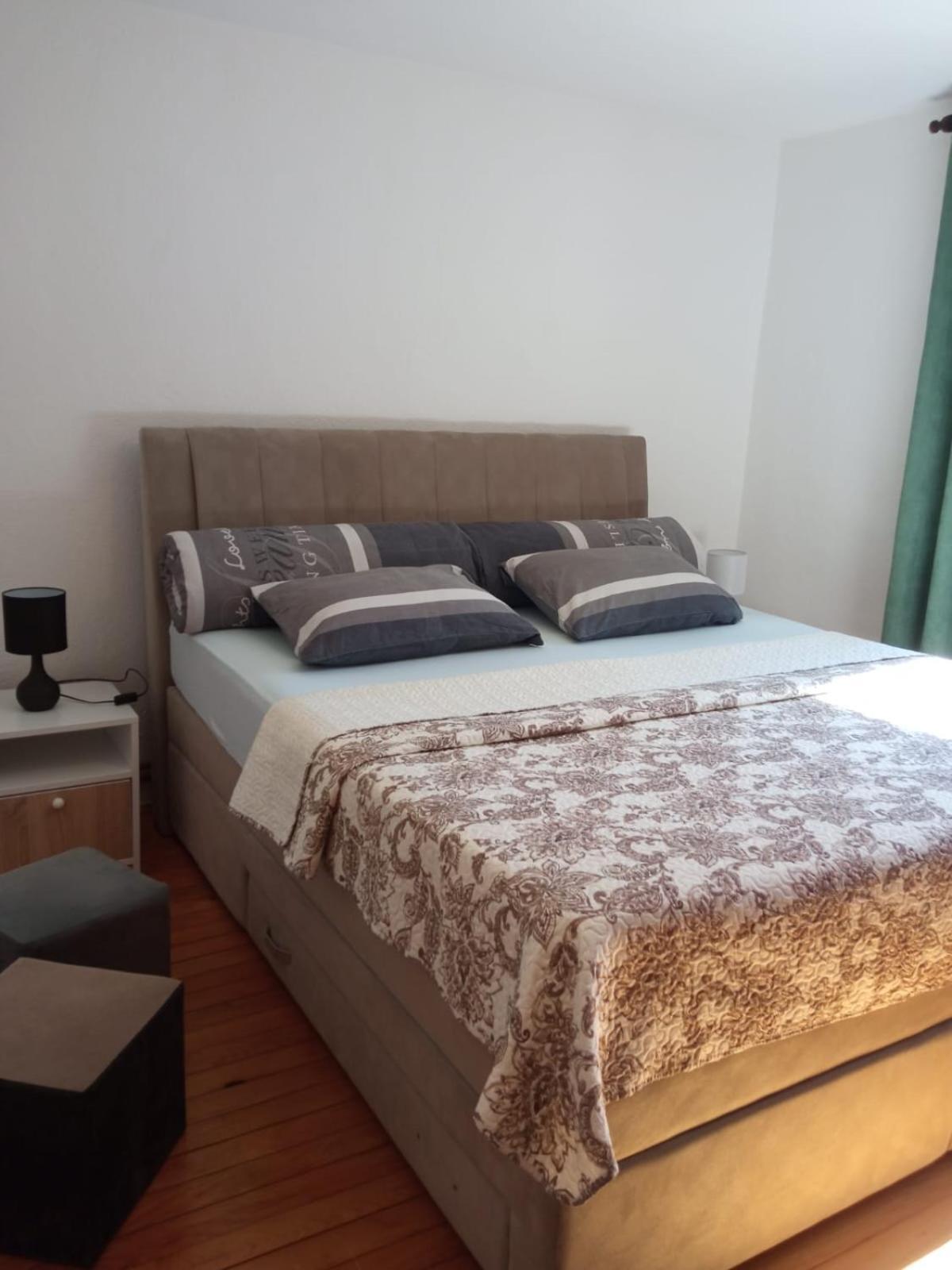 Bihać Apartman "Em" מראה חיצוני תמונה
