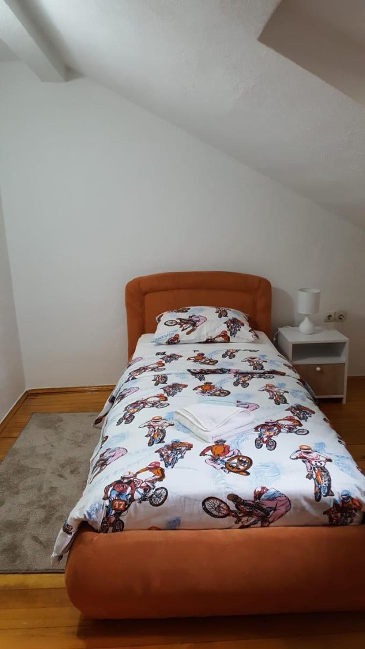 Bihać Apartman "Em" מראה חיצוני תמונה
