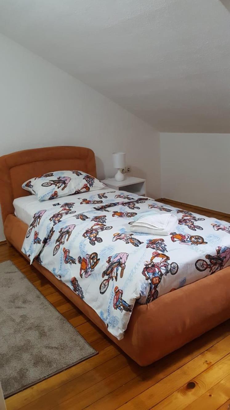 Bihać Apartman "Em" מראה חיצוני תמונה